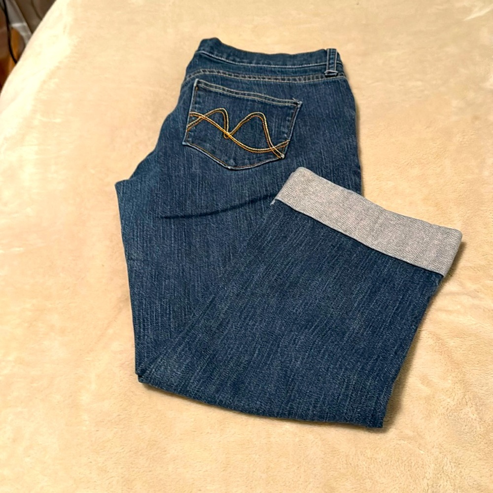 New York & Company Cuffed Crop Blue Jeans Size 6